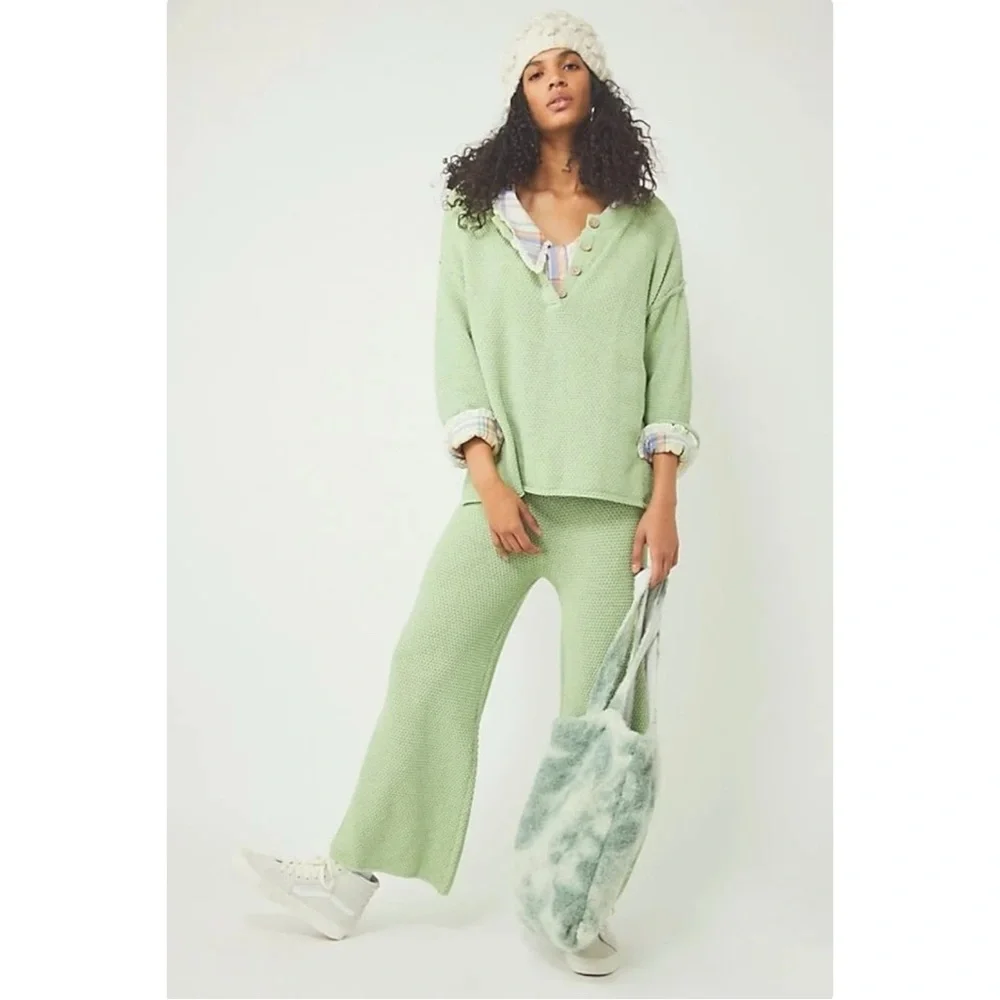 Free People FP Beach Hailee Sweater - Green Waffle Knit Slouchy Henley Top sz M - Picture 10 of 12